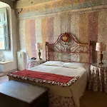 Castello La Rocchetta 公寓式酒店 3*
