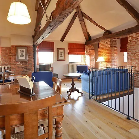 Castello La Rocchetta Aparthotel 3*