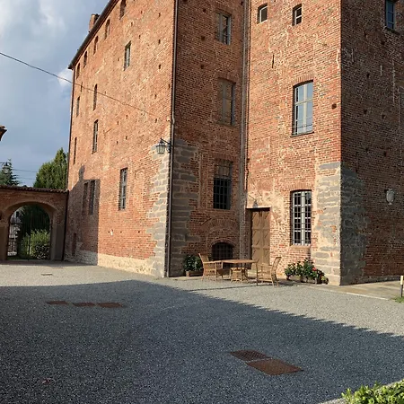 Castello La Rocchetta Aparthotel 3*