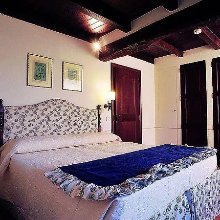 Castello La Rocchetta Aparthotel