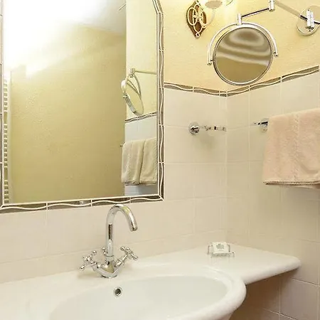 Castello La Rocchetta 3*