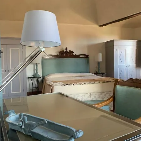 Castello La Rocchetta Aparthotel