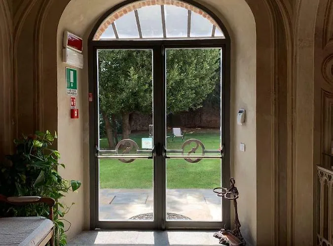 Castello La Rocchetta Aparthotel 3*